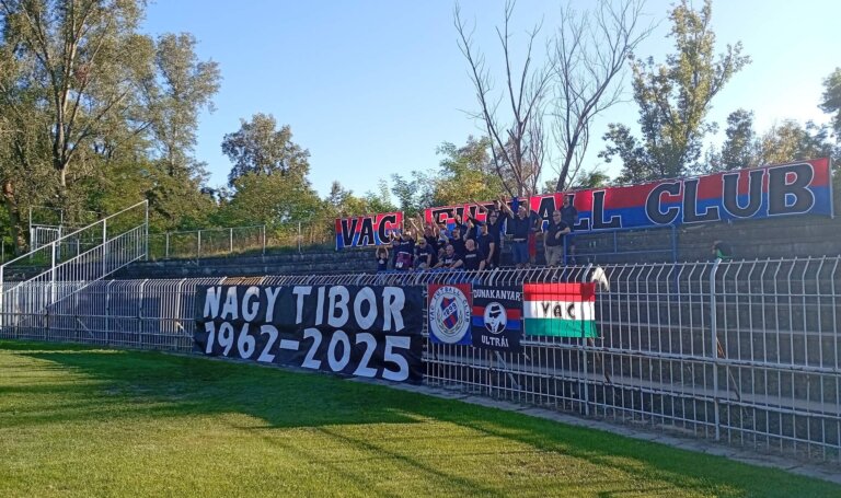 Vácott a szeptember 17-én elhunyt egykori klublegendára, Nagy Tiborra emlékeztek a szurkolók